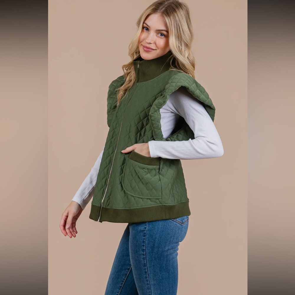Ruffle Sleeve Textured Zipper Jacket - Picture 5 of 8